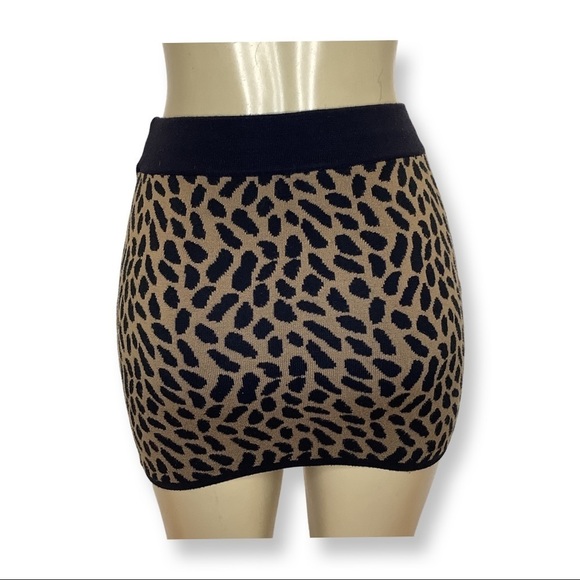 T-ara cheetah print mini sweater skirt - Picture 3 of 4